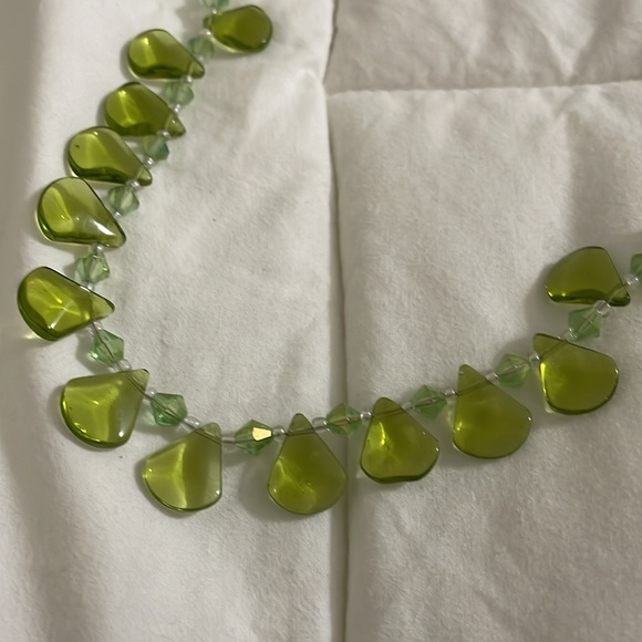 Beaded green necklace translucent lucite beads bright spring color - Picture 5 of 5